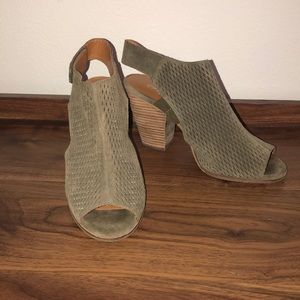 Gently Used Arturo Chiang Peep Toe Slingback Heels